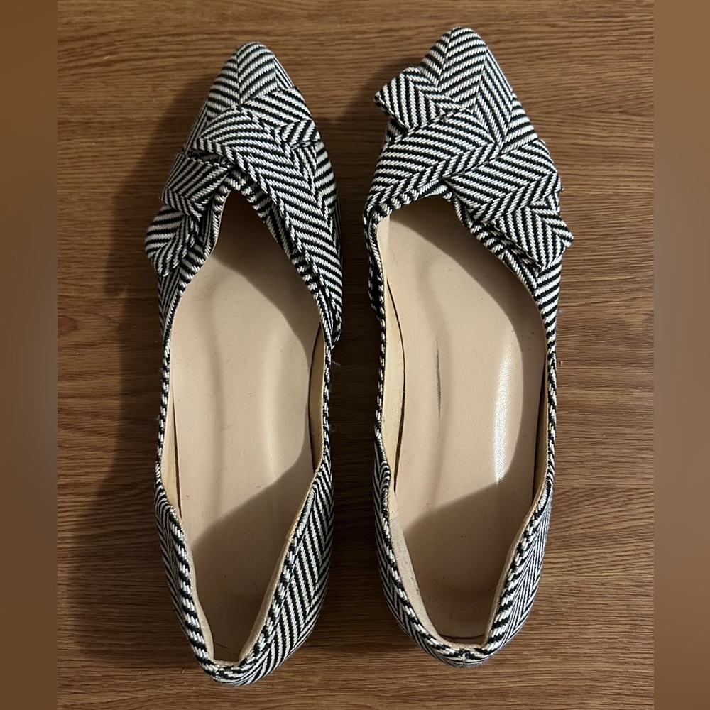 Two Tone Black and White Women's Flats Size 40 US9/9.5